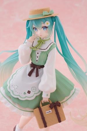 HATSUNE MIKU: ESTATUA HATSUNE MIKU FASHION COUNTRY 18 CM [CAJA] | Akira Comics  - libreria donde comprar comics, juegos y libros online
