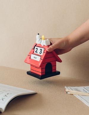 PEANUTS: SNOOPY CASETA PARA PERROS CALENDARIO PERPETUO 3D (POLIRESINA) [CAJA] | Akira Comics  - libreria donde comprar comics, juegos y libros online