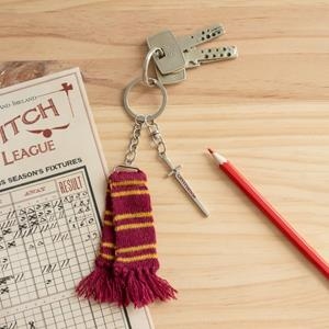 HARRY POTTER: LLAVERO BUFANDA DE PUNTO GRYFFINDOR 15 CM | Akira Comics  - libreria donde comprar comics, juegos y libros online