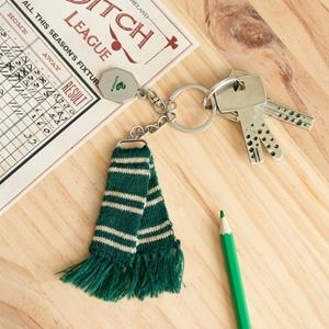 HARRY POTTER: LLAVERO BUFANDA DE PUNTO SLYTHERIN 15 CM | Akira Comics  - libreria donde comprar comics, juegos y libros online