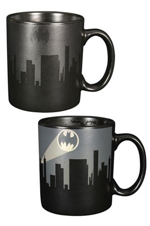 BATMAN BATSEÑAL: HEAT CHANGE MUG (TAZA QUE CAMBIA CON LA TEMPERATURA) [CAJA] | Akira Comics  - libreria donde comprar comics, juegos y libros online