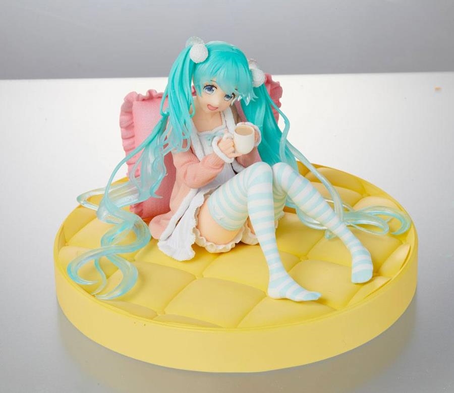 VOCALOID: ESTATUA HATSUNE MIKU ORIGINAL CASUAL WEAR VER. 13 CM PVC [CAJA] | TAITO | Akira Comics  - libreria donde comprar comics, juegos y libros online